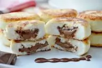 Творожные сырники с шоколадной пастой
