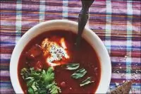 Борщ со свиной голяшкой