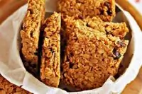 Овсяные батончики с клюквой