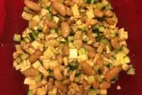 Салат с индейкой и фасолью