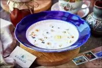 Овсяная каша с грецким орехом и сухофруктами