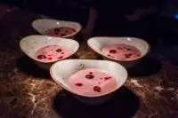 Манная каша с кардамоном и вишней