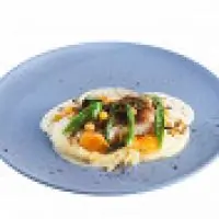 Треска с картофельным пюре и соусом из чеснока