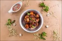 Пончики с шоколадным соусом