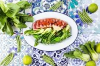 Стейк из тунца с капустой пак-чой