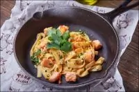 Паста с лососем в сливочном соусе