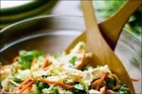 Салат с помидорами и пекинской капустой