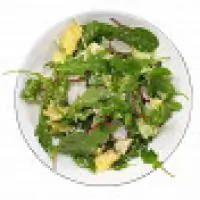 Салат из авокадо, персика и редиса