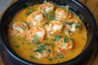 Креветки на кеце с белым вином от ресторана Ткемали