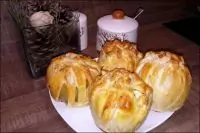 Запеченные яблоки в слоеном тесте