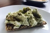 Паста из креветок и авокадо