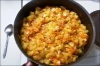 Кабачки, тушеные в томатном соусе