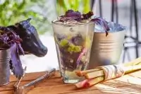 Лимонад из ревеня и базилика