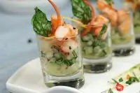 Салат из дыни с креветками