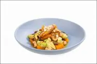 Полезный салат из авокадо, батата и болгарского перца