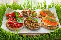 Брускетта с помидорами от ресторана Christian.