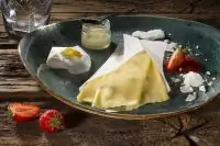 Налистники с творогом и изюмом