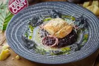 Треска с ризотто из риса венере