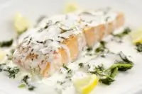 Лосось в конверте с соусом