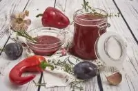 Сливовая домашняя аджика