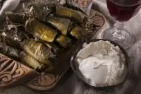 Толма с виноградными листьями