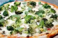Пицца с брокколи