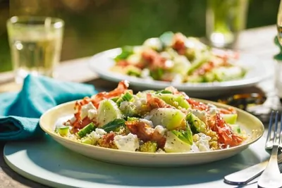 Салат с дыней и копченым окороком