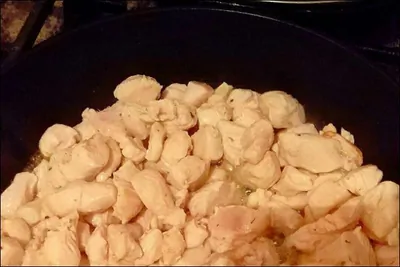 Курица с апельсинами и оливками