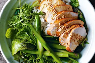 Куриный салат со спаржей