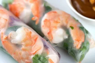 Рулеты с креветками и огурцами