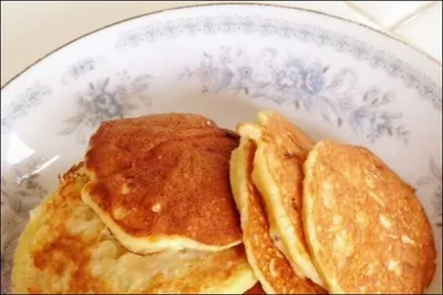 Банановые оладьи без муки с медом