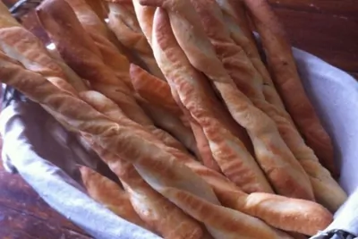 Сырные хлебные палочки