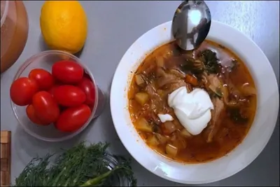 Щи на свиных ребрышках