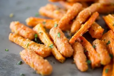 Фри-морковь с соусом