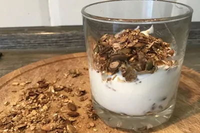 Гранола с тыквенными семечками и кунжутом