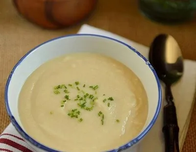 Суп велюте из цветной капусты с гребешками
