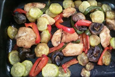 Курица с овощами в соевом соусе