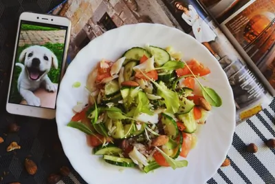 Легкий салат с рыбой