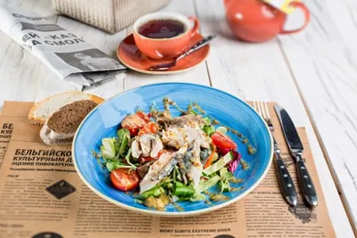 Салат со скумбрией и печеными овощами