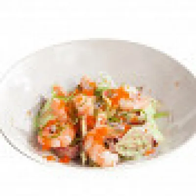 Салат из нектаринов с помидорами и креветками