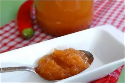 Кабачковая икра с майонезом и томатом