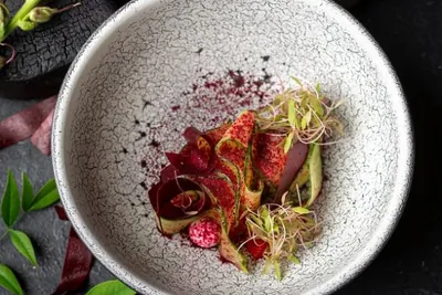 Гаспачо с земляникой и пастилой