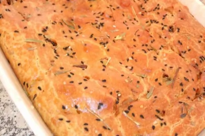 Заливной пирог с капустой и грибами