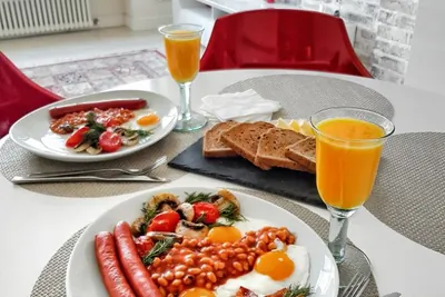 Английский завтрак с шампиньонами