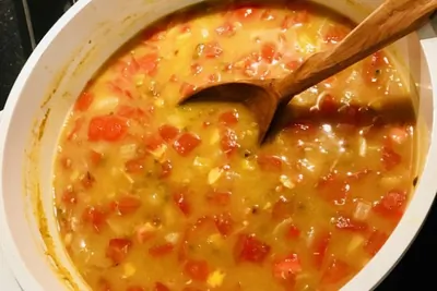 Дал из маша с помидорами