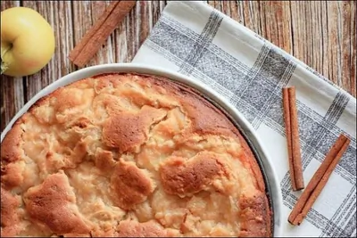 Простой медово-яблочный пирог