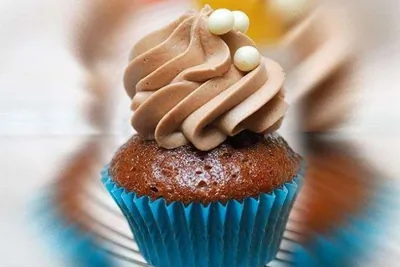 Шоколадные капкейки с кремом