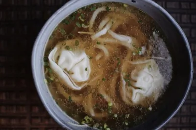 Куриный суп с пельменями и лапшой