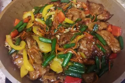 Свинина в кисло-сладком соусе по-китайски (кубаро)