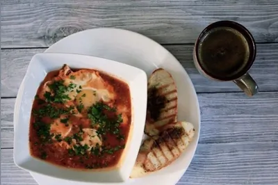 Острая шакшука с нутом